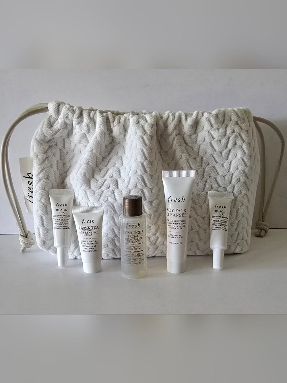 Fresh Skincare Co Lot of 5 Travel Sizes & Pouch, Cleanser, Serum, Essence, Cream - Picture 2 of 16